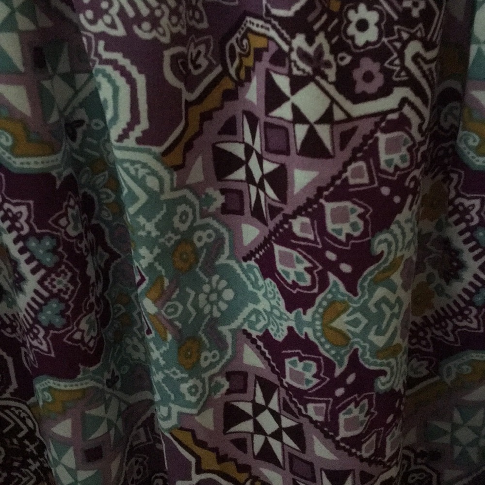 Patterned Blouse - Picture 2 of 4